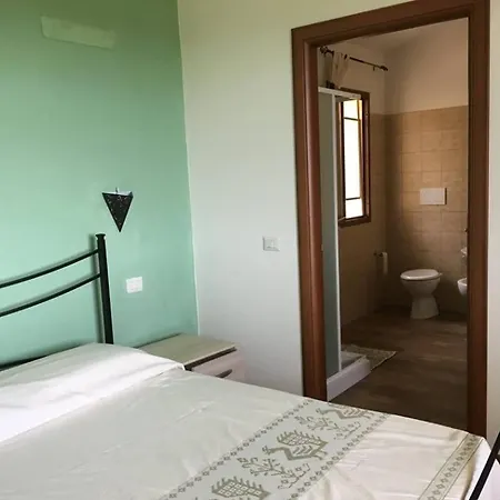 Gli Olivastri Raggio Di Sole , Con Piscina E Vista Mare ,climatizzatore,wifi *
