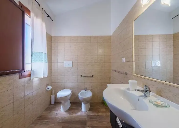 Gli Olivastri Raggio Di Sole , Con Piscina E Vista Mare ,climatizzatore,wifi * Aglientu