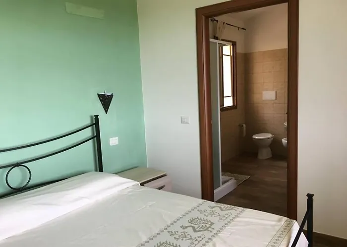 Gli Olivastri Raggio Di Sole , Con Piscina E Vista Mare ,climatizzatore,wifi *